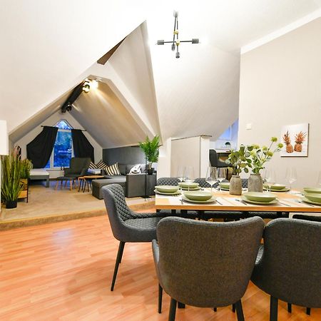 Grosses Spree Apartment, 3 Schlafzimmer Bis 10 Personen, 4X Kfz Parkplatz, Terrasse, Waschtrockner, Wlan, Netflix Cottbus Dış mekan fotoğraf