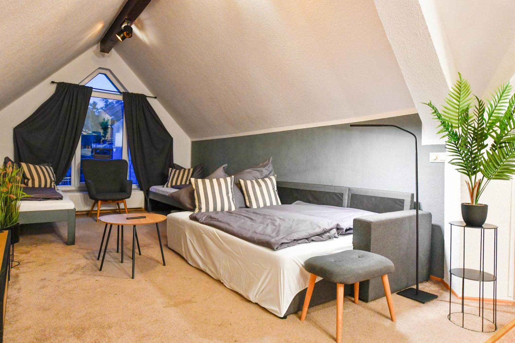 Grosses Spree Apartment, 3 Schlafzimmer Bis 10 Personen, 4X Kfz Parkplatz, Terrasse, Waschtrockner, Wlan, Netflix Cottbus Dış mekan fotoğraf
