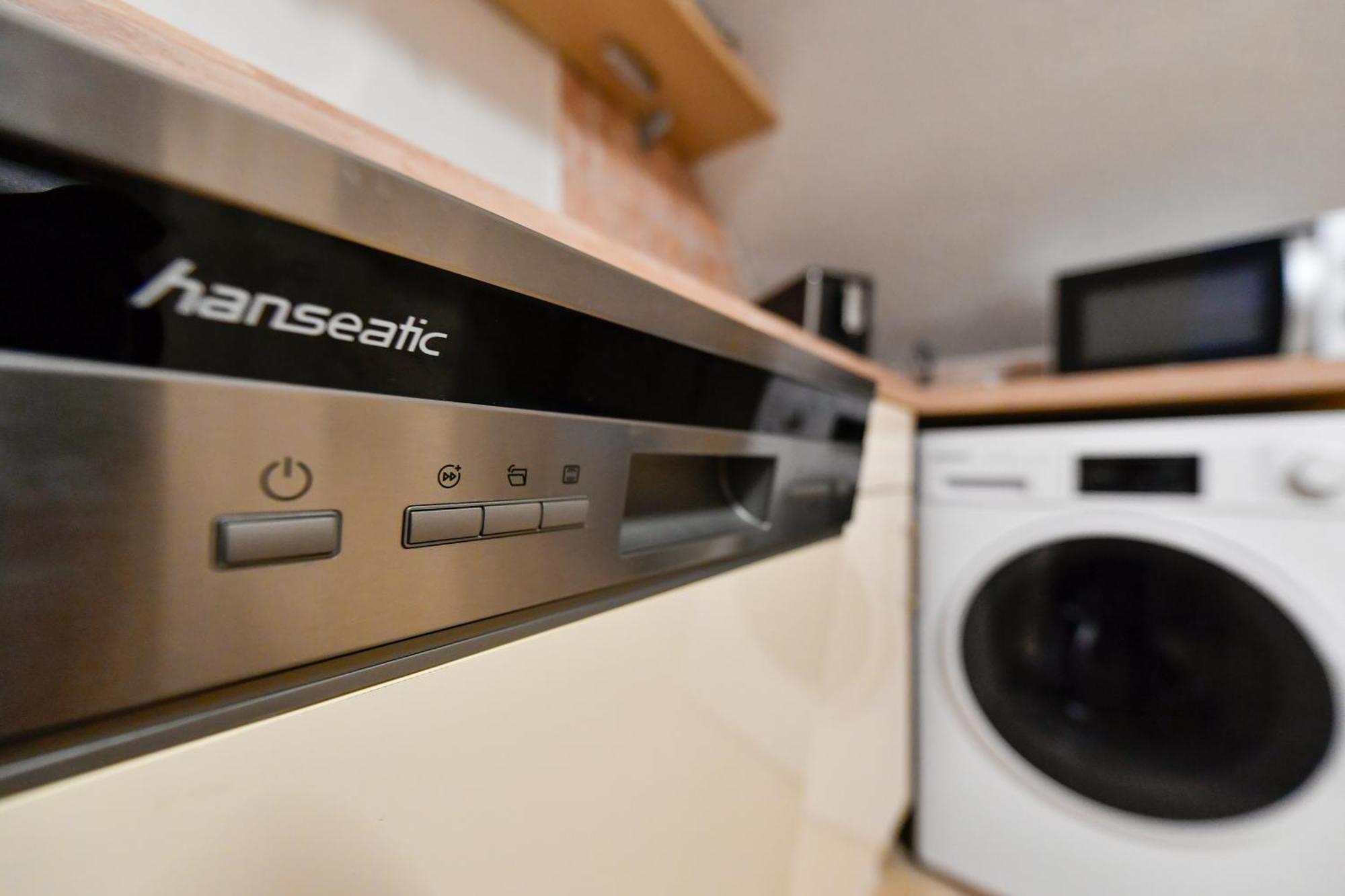 Grosses Spree Apartment, 3 Schlafzimmer Bis 10 Personen, 4X Kfz Parkplatz, Terrasse, Waschtrockner, Wlan, Netflix Cottbus Dış mekan fotoğraf