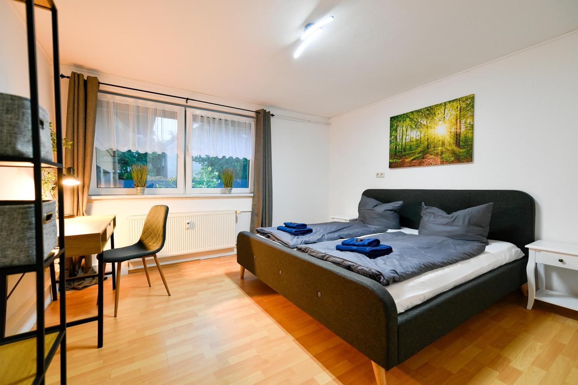 Grosses Spree Apartment, 3 Schlafzimmer Bis 10 Personen, 4X Kfz Parkplatz, Terrasse, Waschtrockner, Wlan, Netflix Cottbus Dış mekan fotoğraf