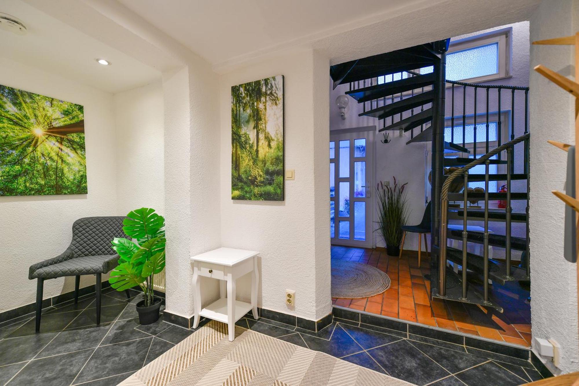 Grosses Spree Apartment, 3 Schlafzimmer Bis 10 Personen, 4X Kfz Parkplatz, Terrasse, Waschtrockner, Wlan, Netflix Cottbus Dış mekan fotoğraf